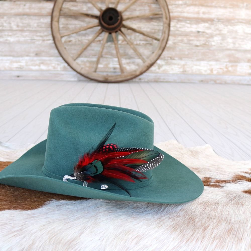 Feather Hat Accent - Roja