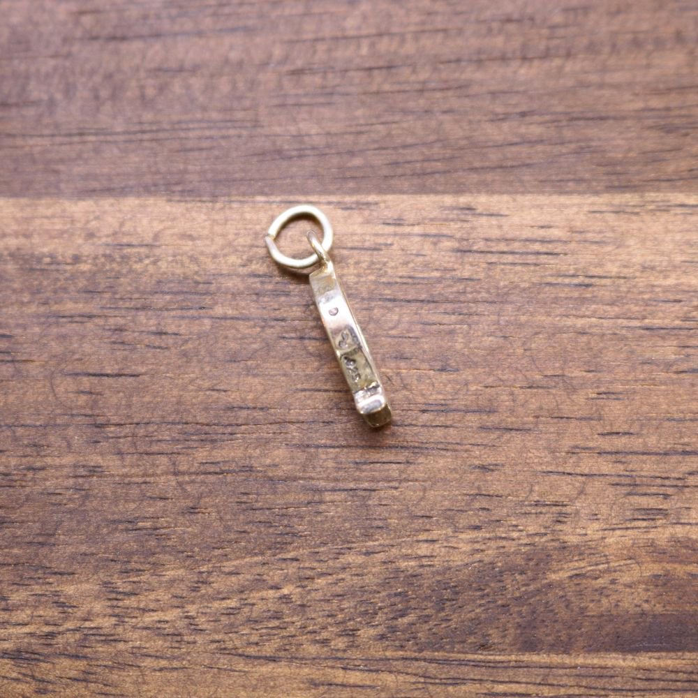 a close up of a key chain