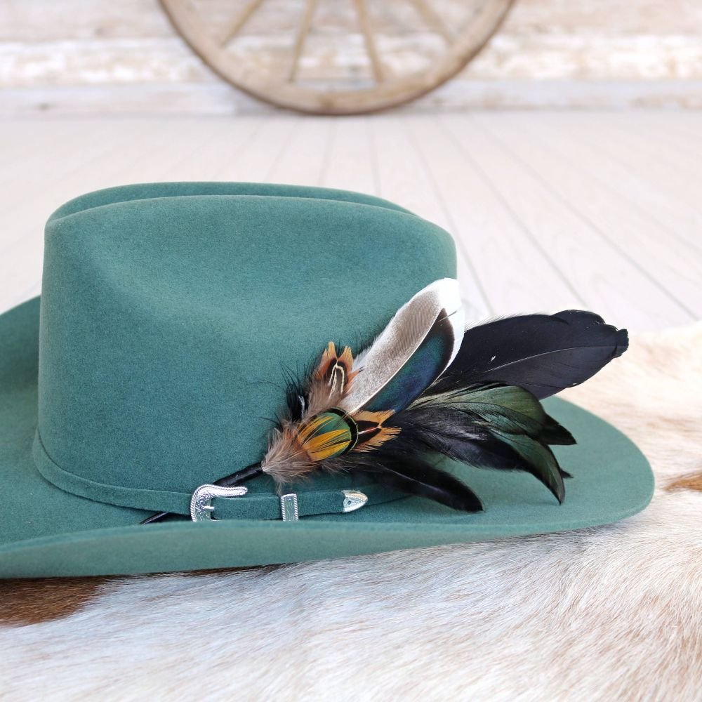 Feather Hat Accent - Risco