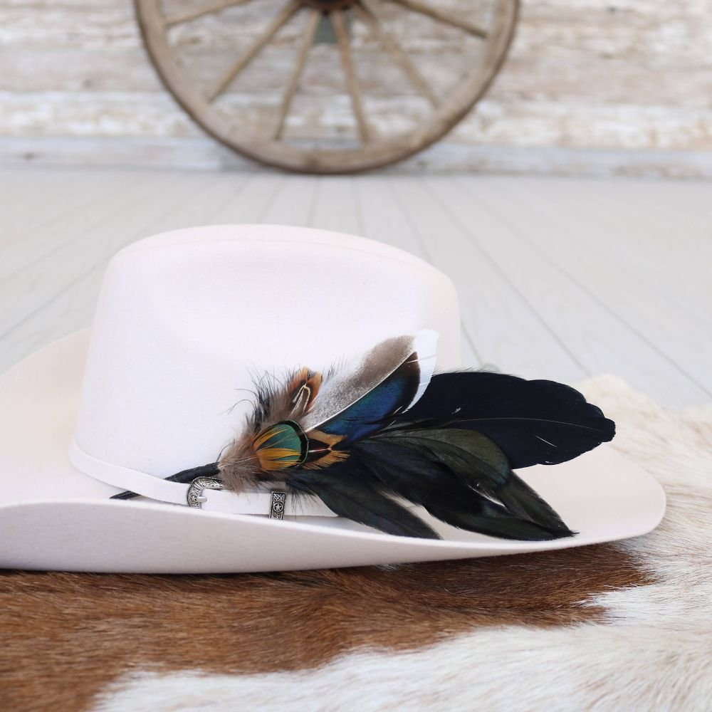Feather Hat Accent - Risco