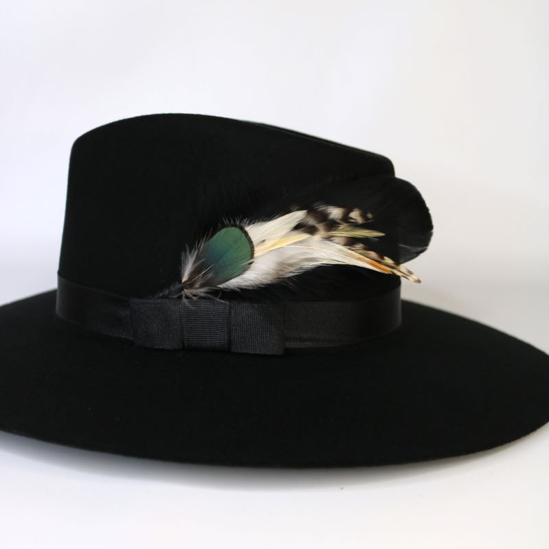 Feather Hat Accent - Kaweah