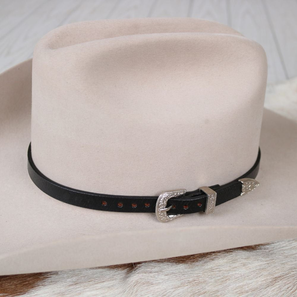 a hat with a black belt