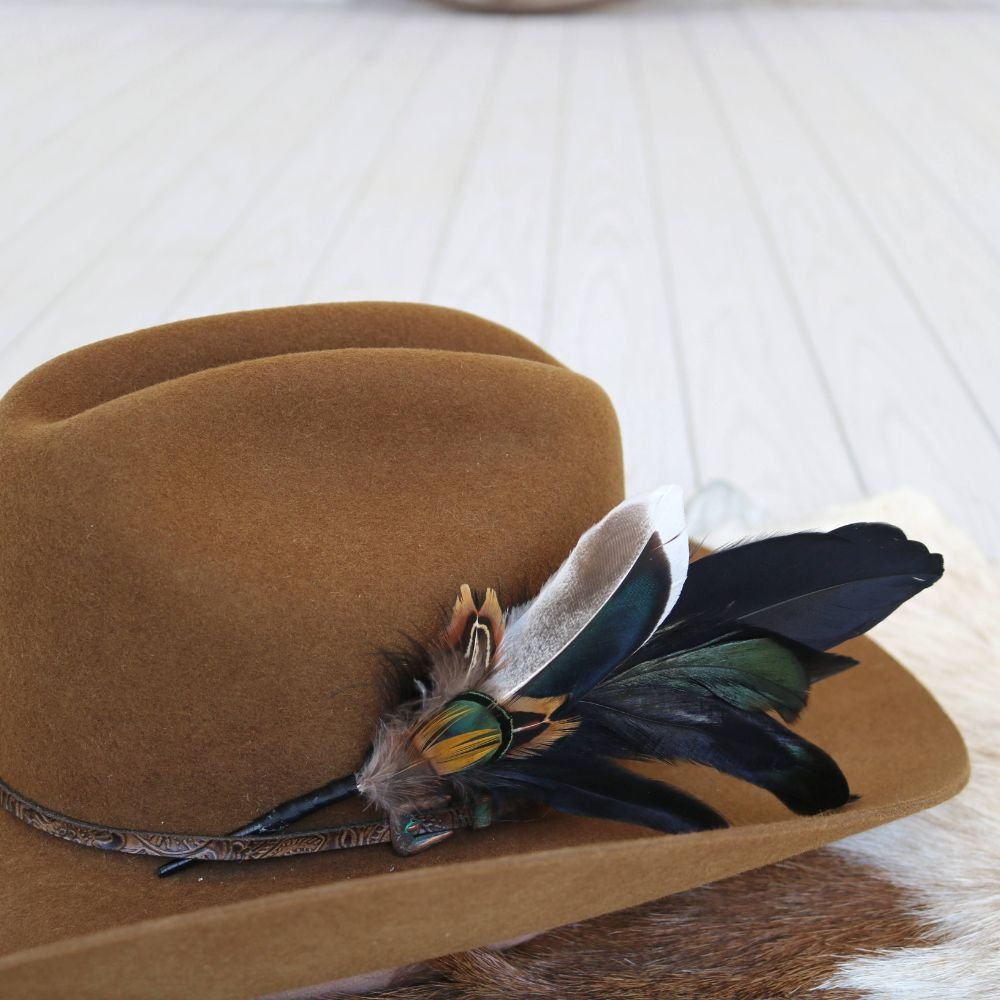 Feather Hat Accent - Risco