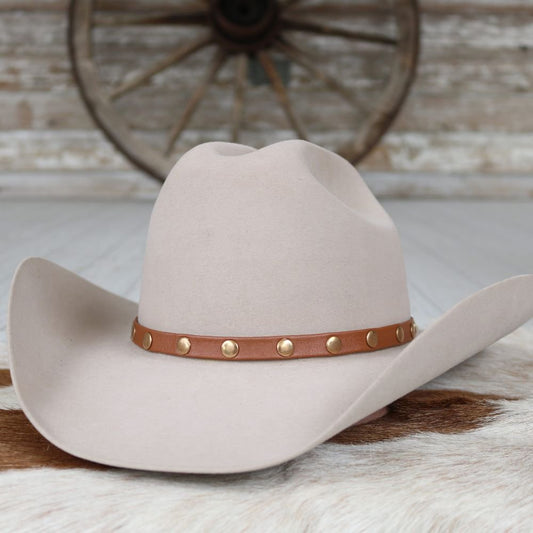 a hat on a rug